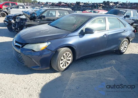 2016 Toyota Camry Le z USA, uszkodzony, nr VIN 4T1BF1FK9GU545019